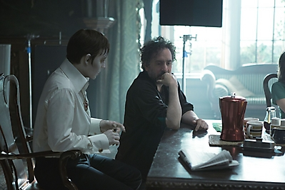 Illustration for article titled Dark Shadows Stills